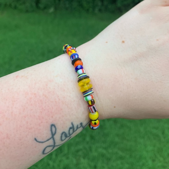 Funky Glass Beaded Bracelet - Picture 4 of 12